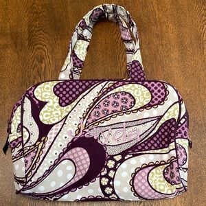 Insulated Jayda enscribed 9x12 fully lined lunch carrier. Inside & out zippers.